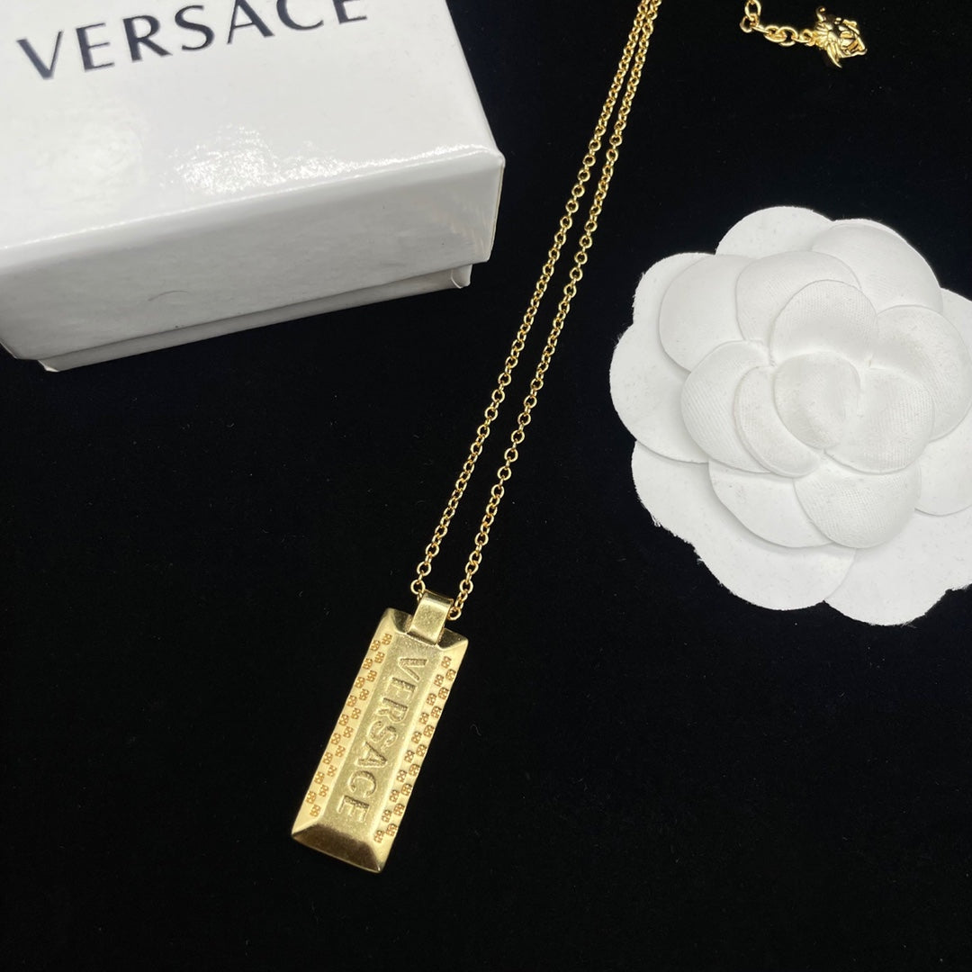 175RV63XDE Stylish  Necklaces