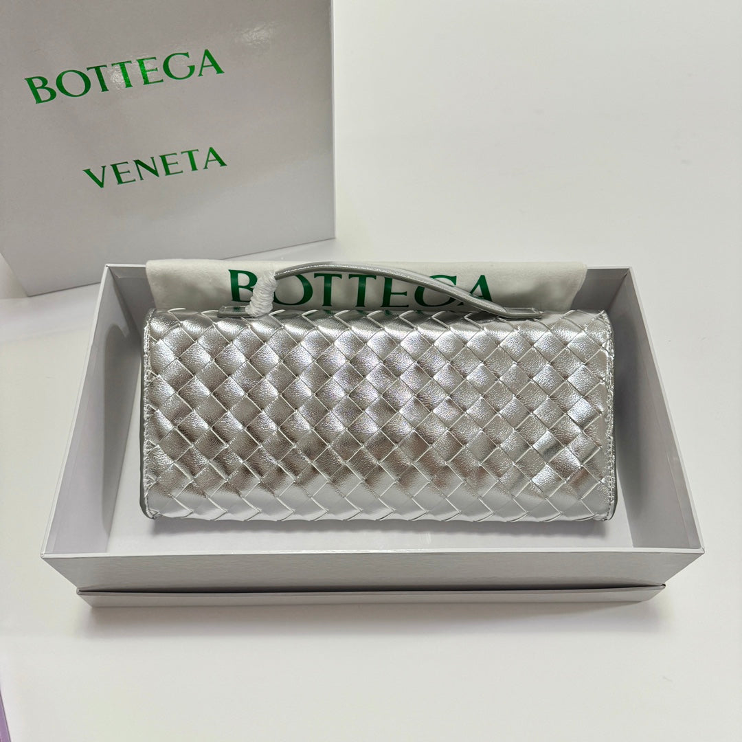 1XA380BDE Stylish leather bag 