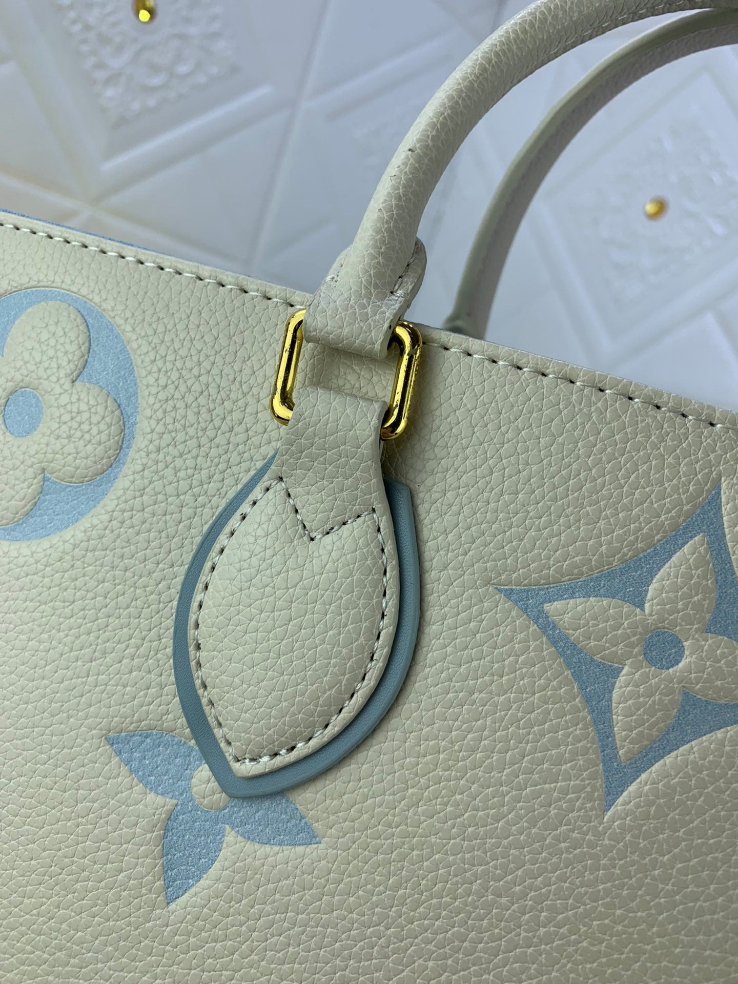 1XE279BDE Stylish leather bag 