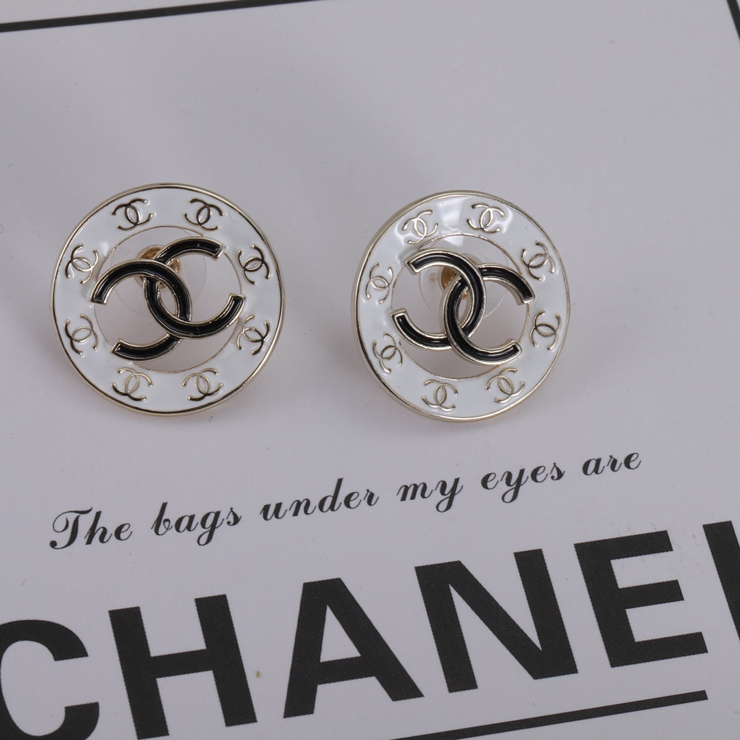 14C421EDE Stylish Earrings