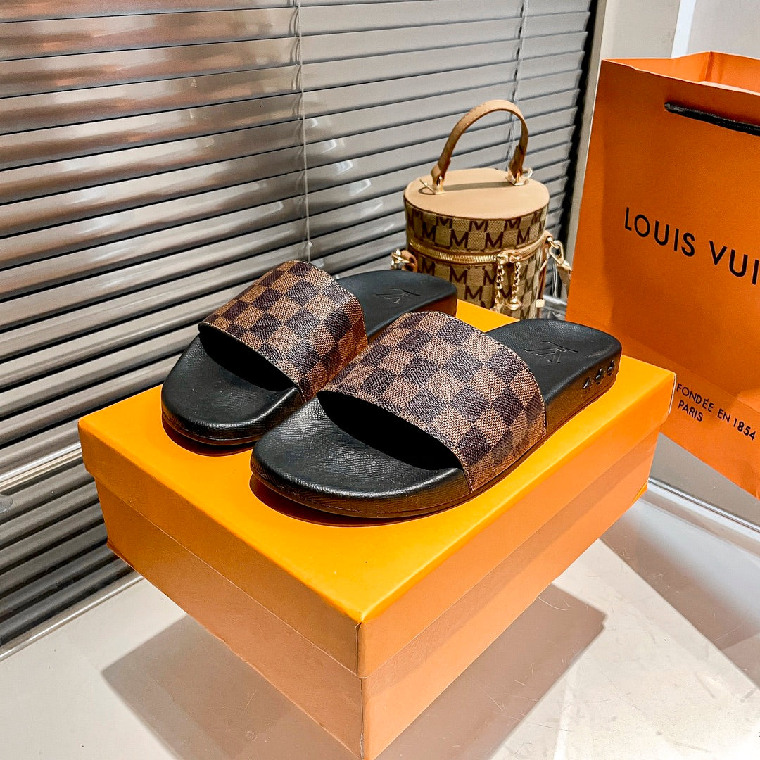 14E195ZDE Stylish Slippers