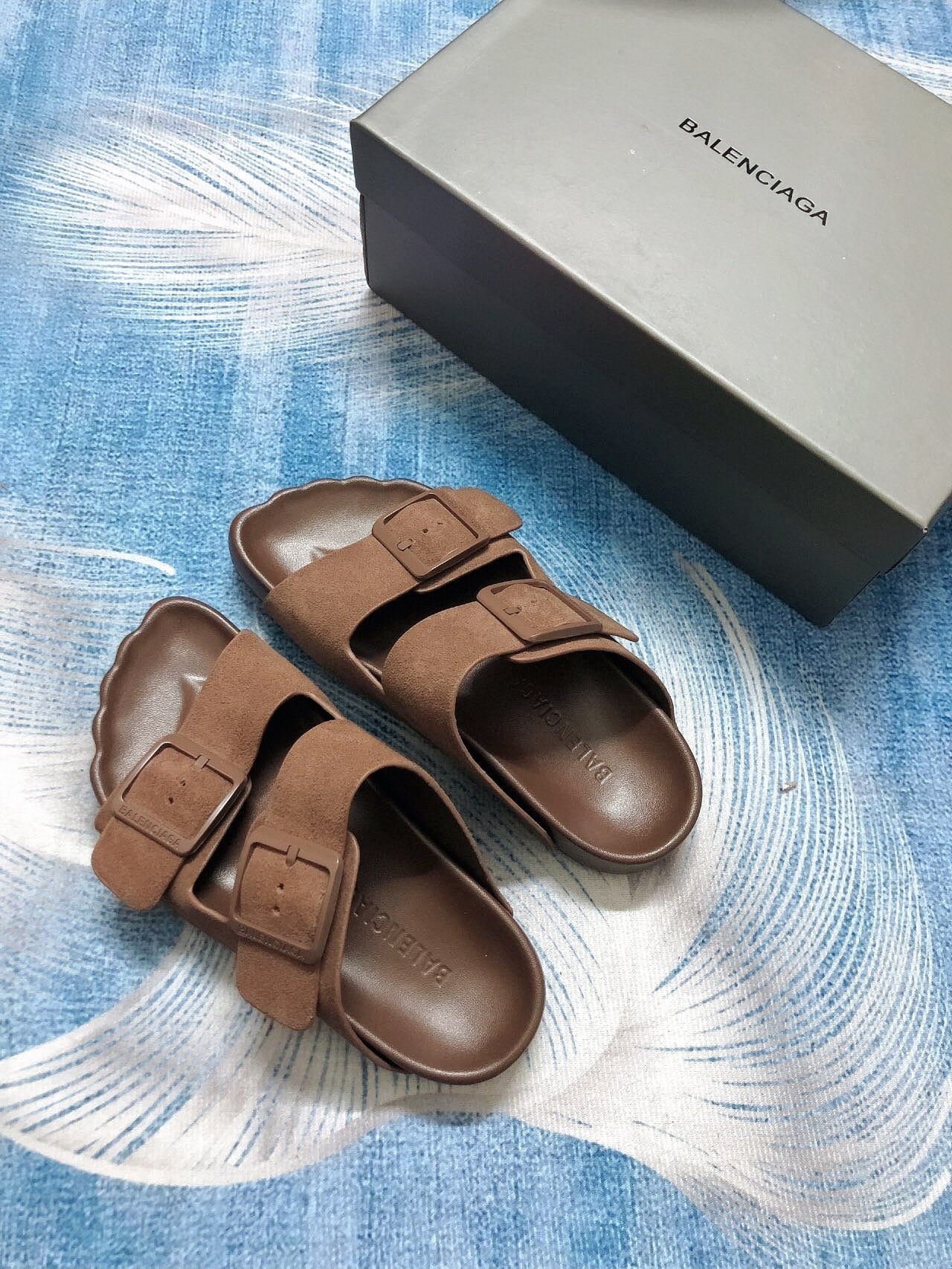 14J192ZDE Stylish Slippers