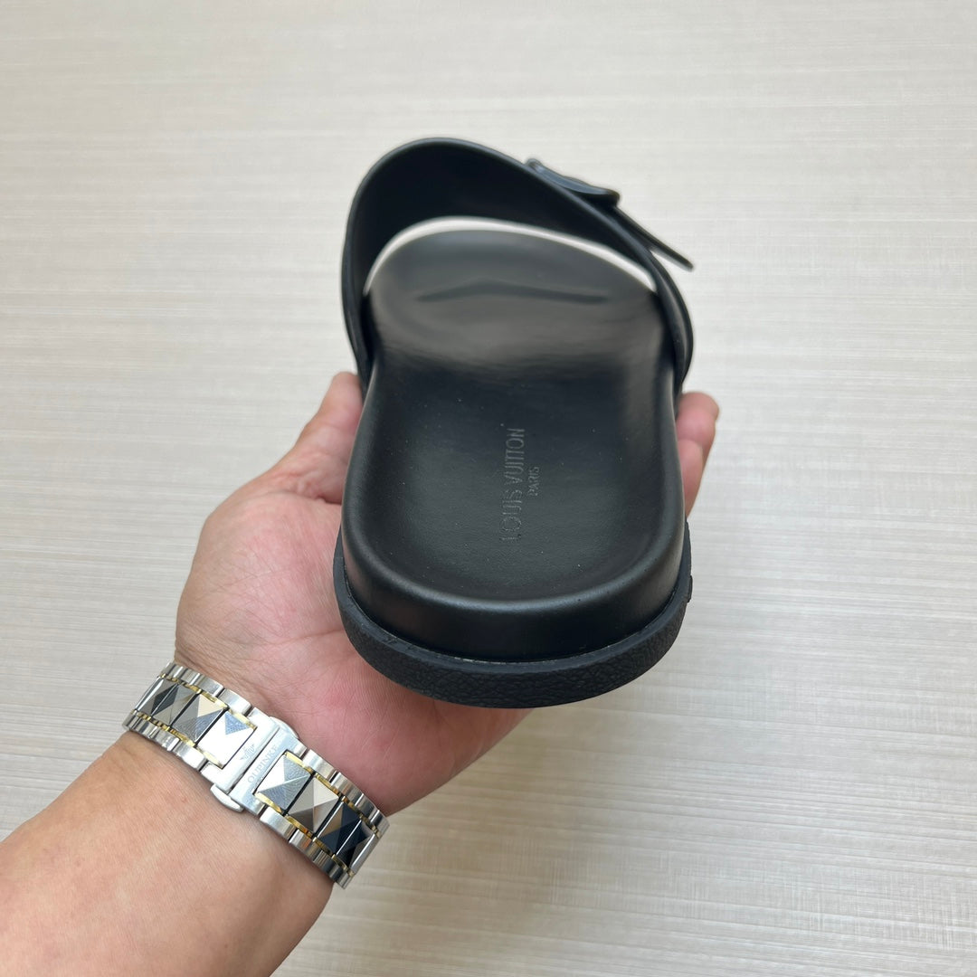 54E111ZDE Stylish slippers