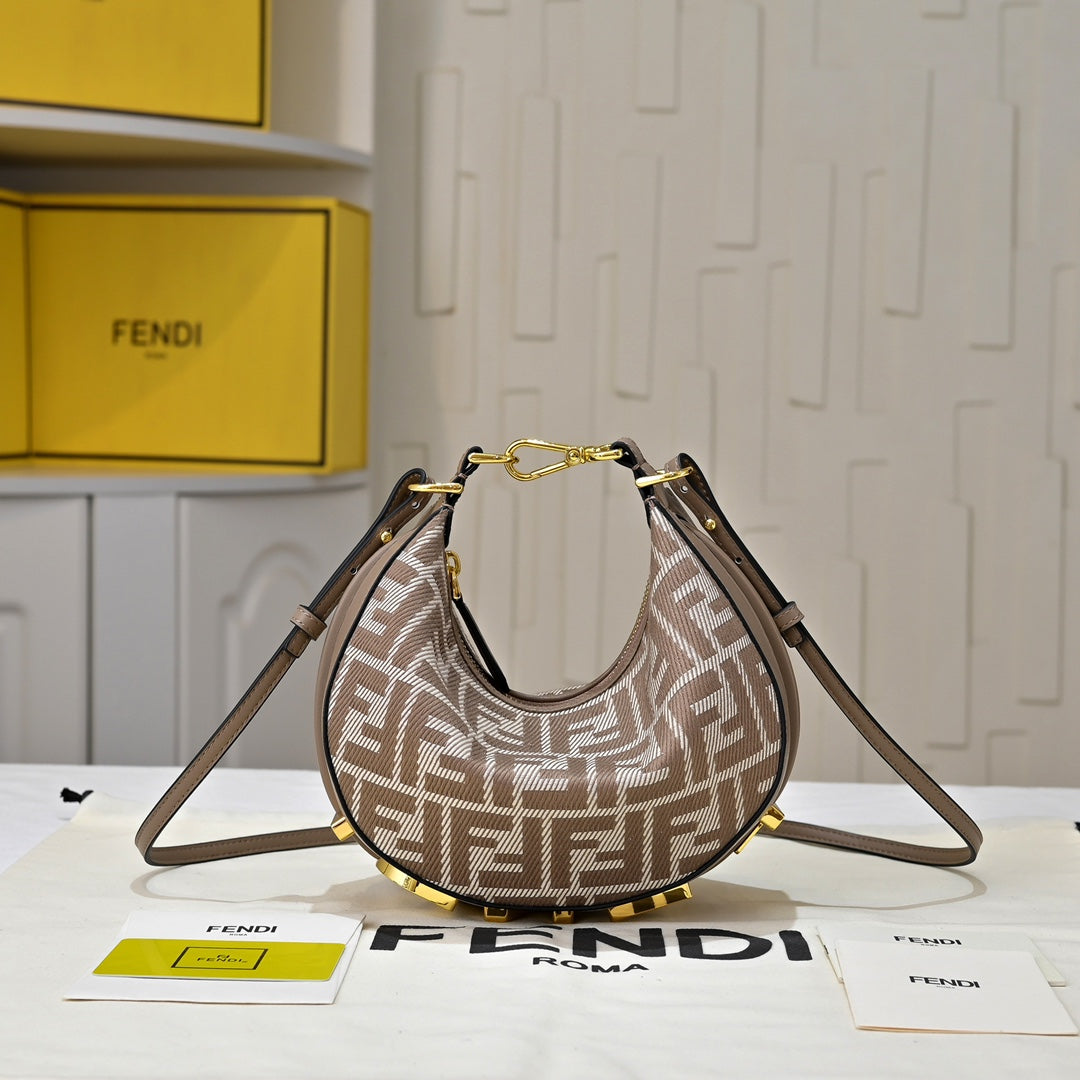 15RF8BDE Stylish leather bag