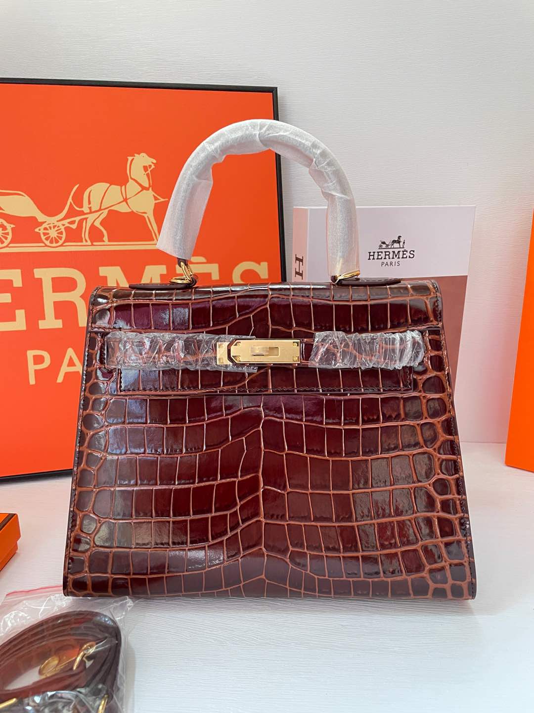 2WH28BDE Stylish leather bag