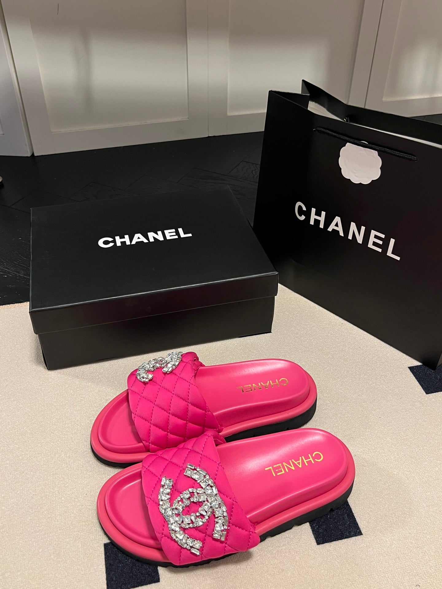 14C93ZDE Stylish Slippers