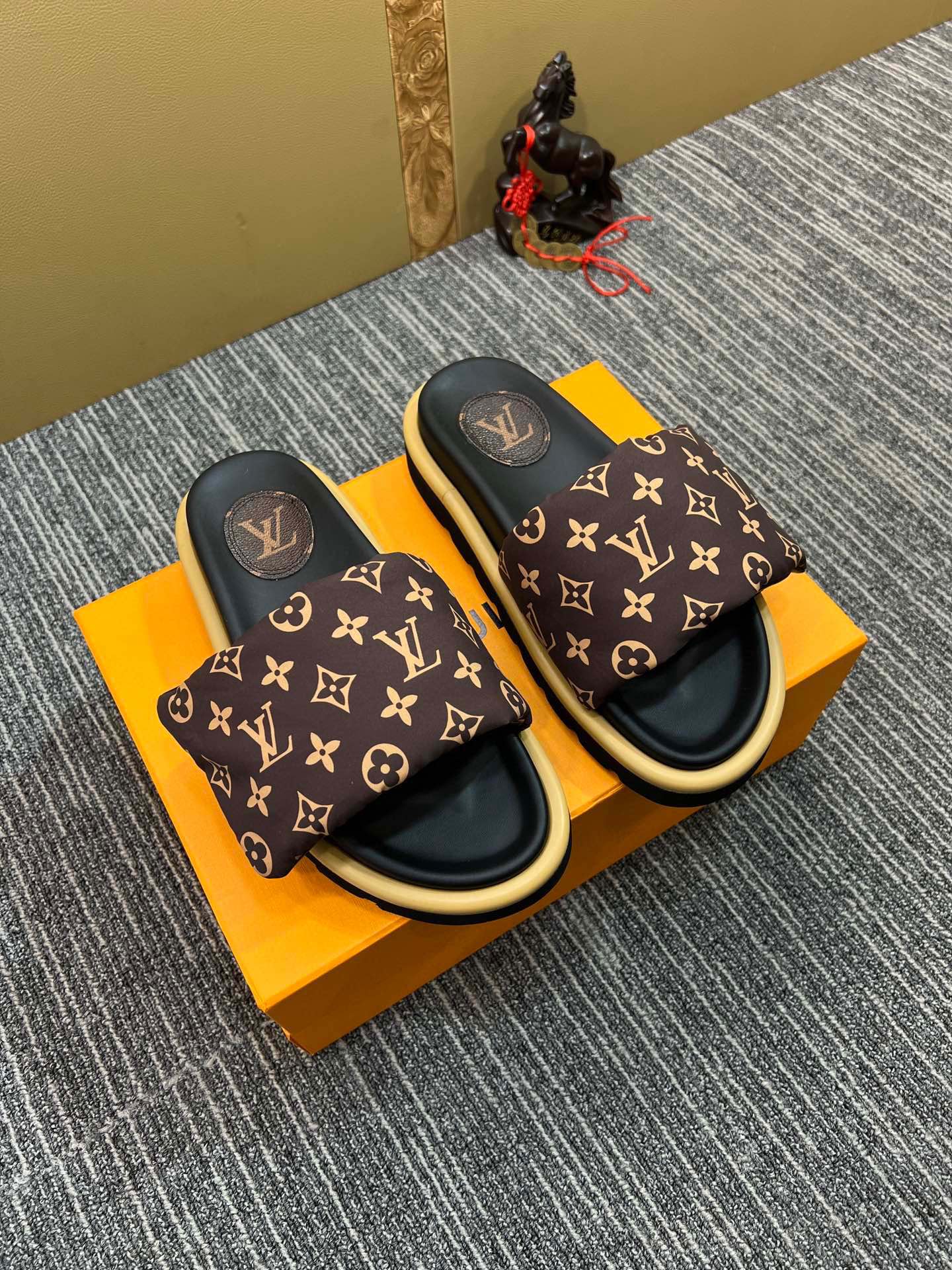 5XF120ZDE Stylish leather quality Slippers