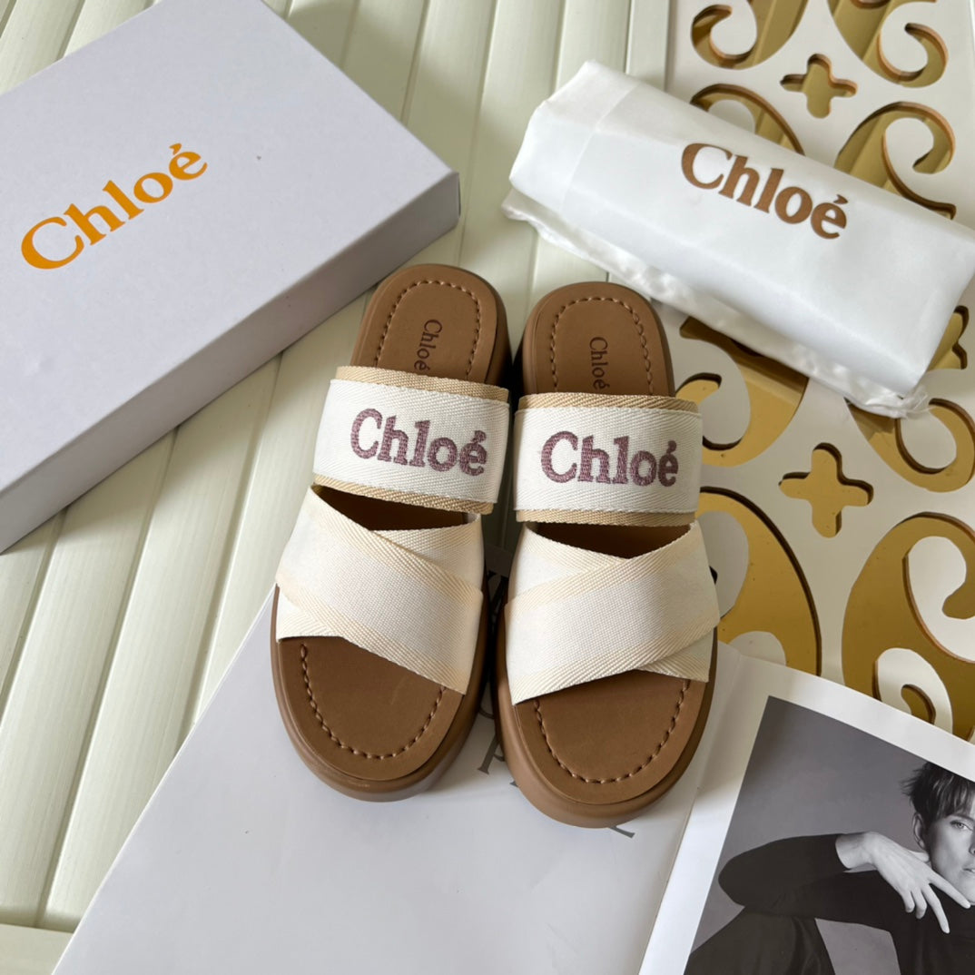 14B138ZDE Stylish Slippers