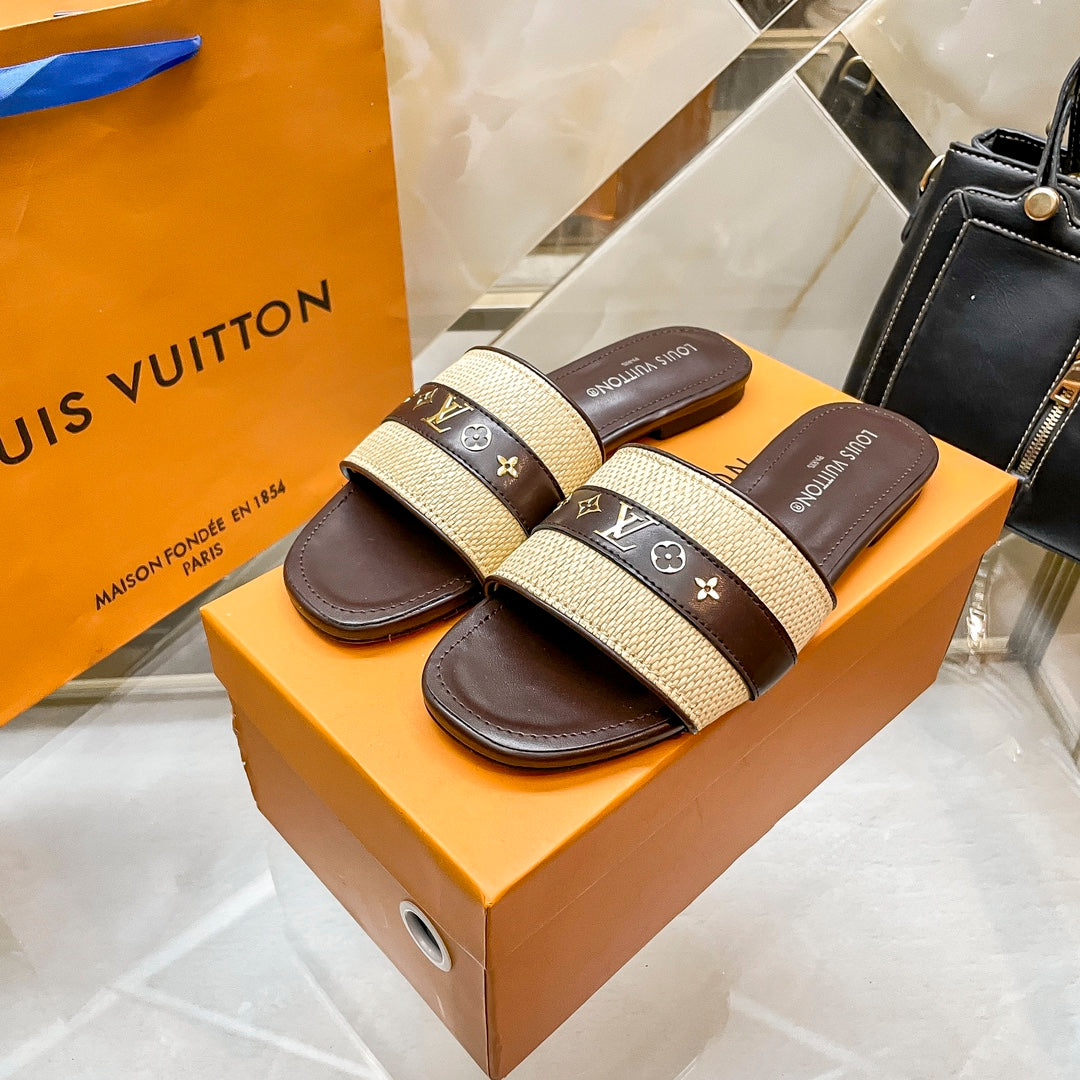 14E96ZDE Stylish Slippers