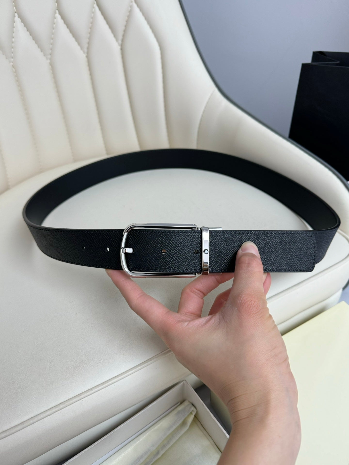 155RA235PDE Stylish  High quality belt With full package