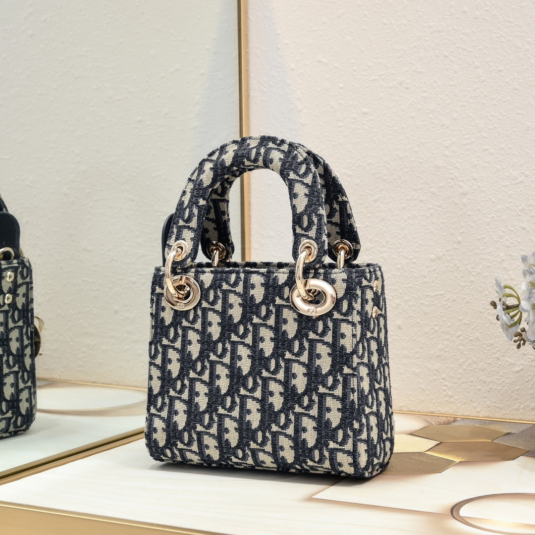 1XD439BDE Stylish embroidery bag