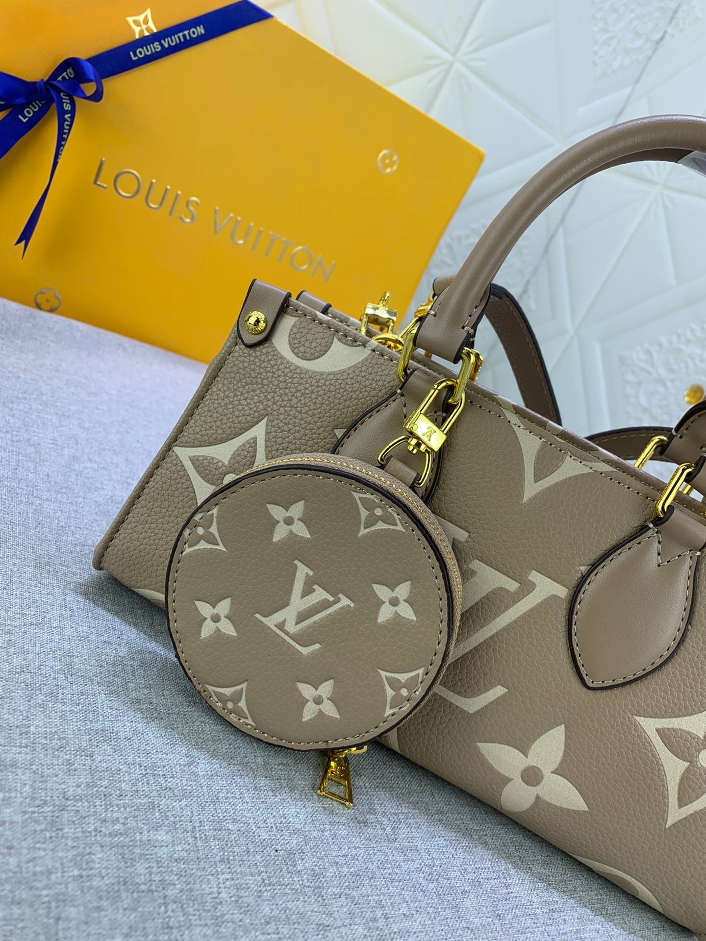 2XE320BDE Stylish leather bag 