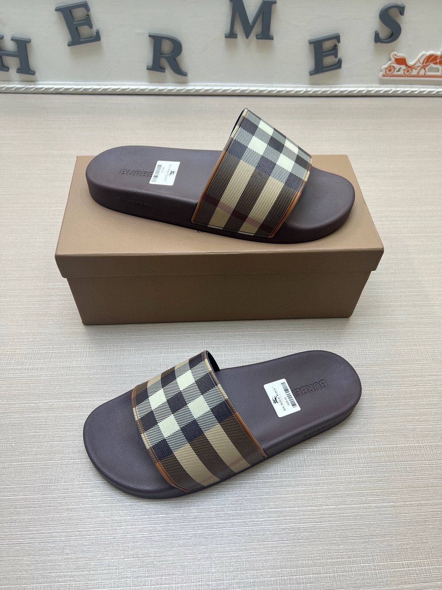 535ZR251ZDE Stylish Slippers