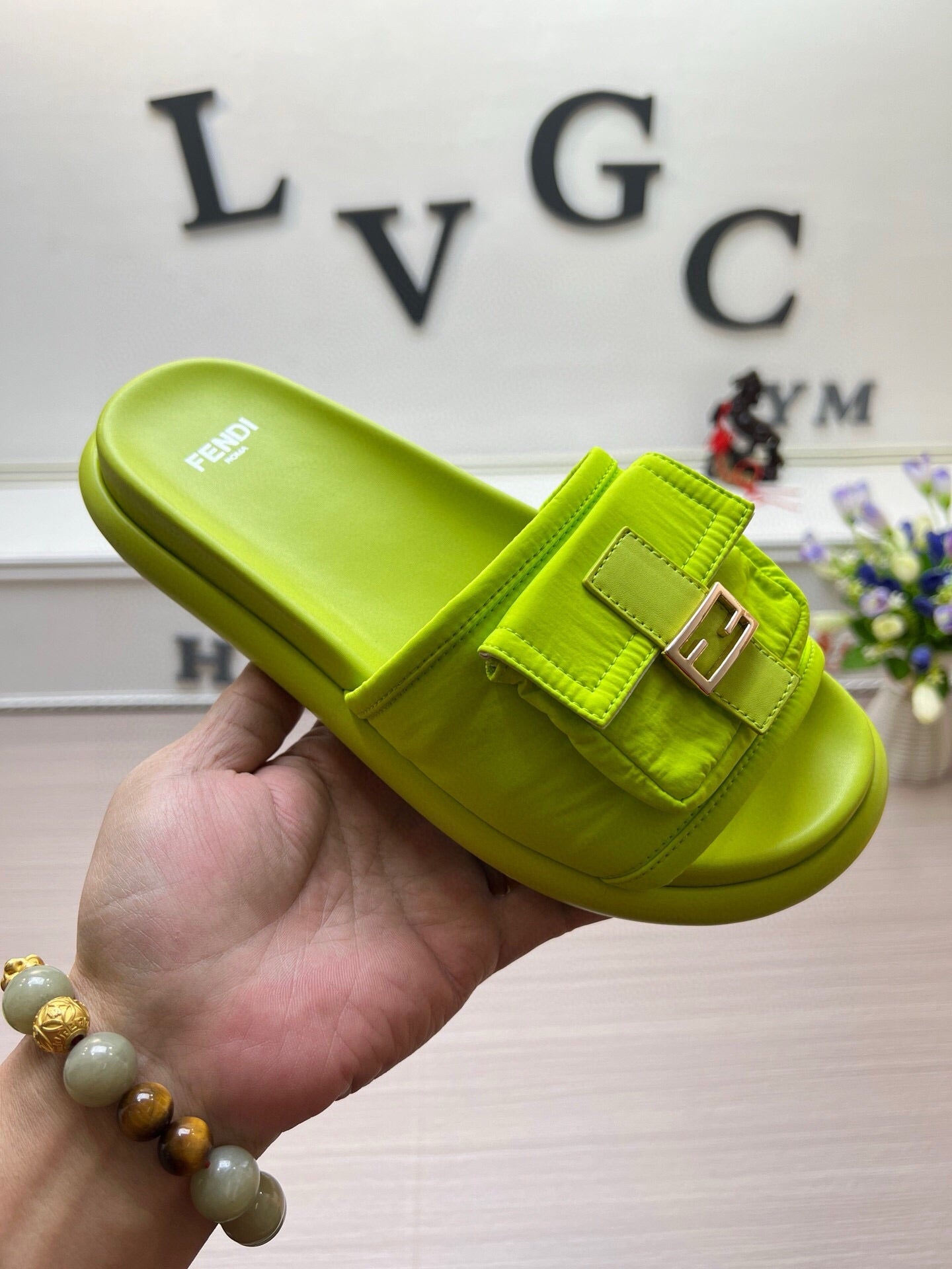 54F125ZDE Stylish slippers