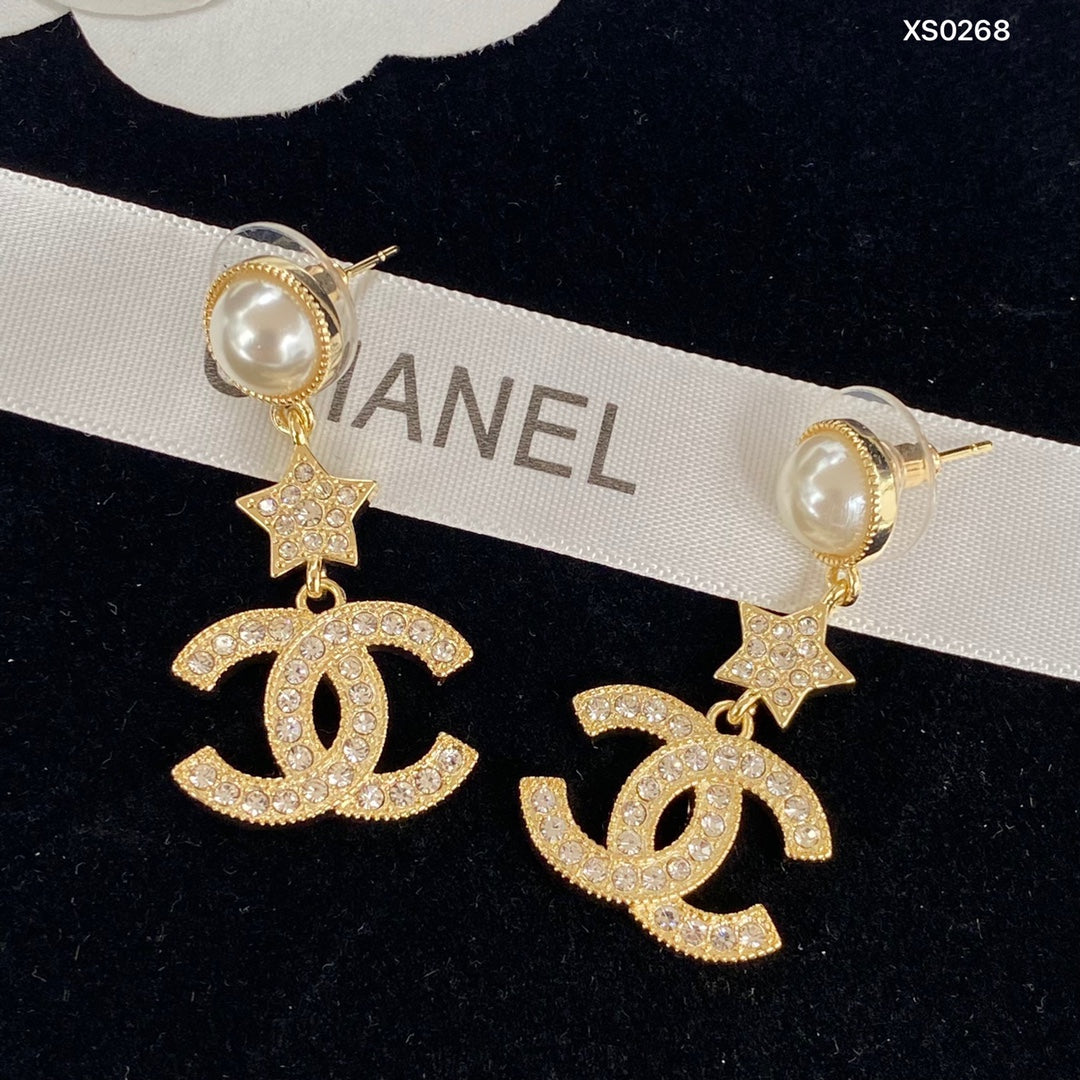 15QC10EDE Stylish Earrings