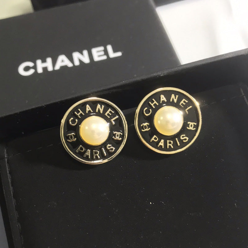 14C21EDE Stylish Earrings