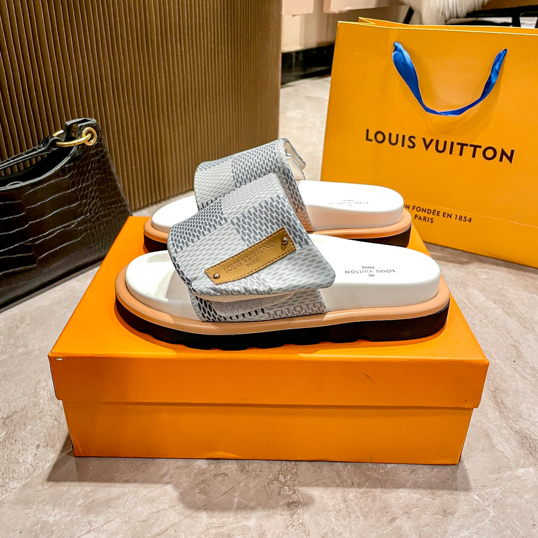 14E211ZDE Stylish Slippers