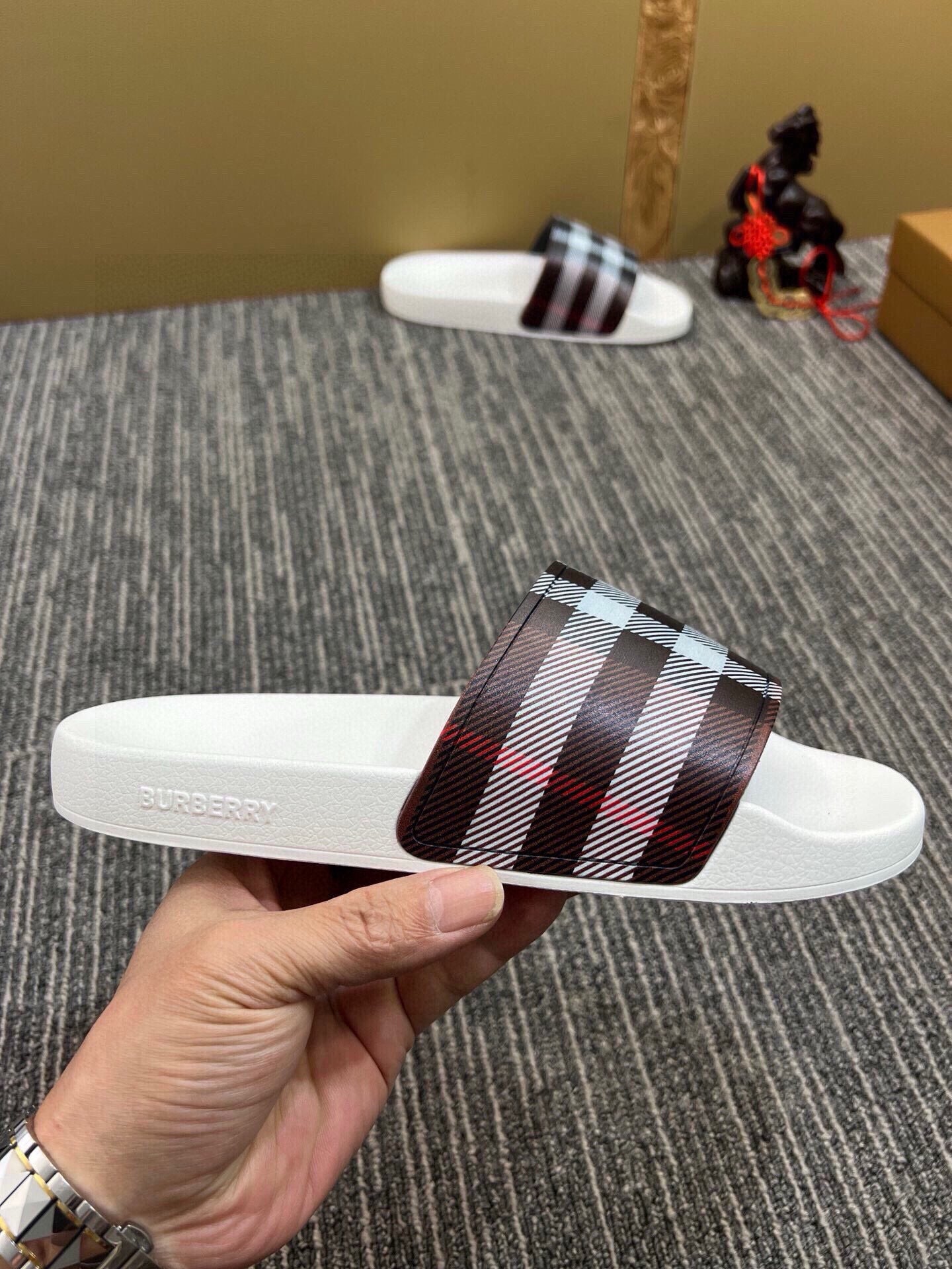 535ZR261ZDE Stylish Slippers