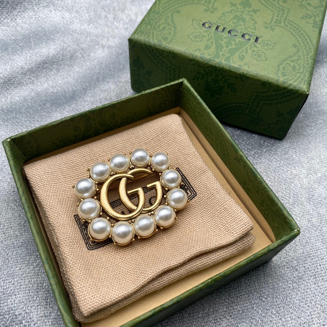 1XB345XDE Stylish Brooch