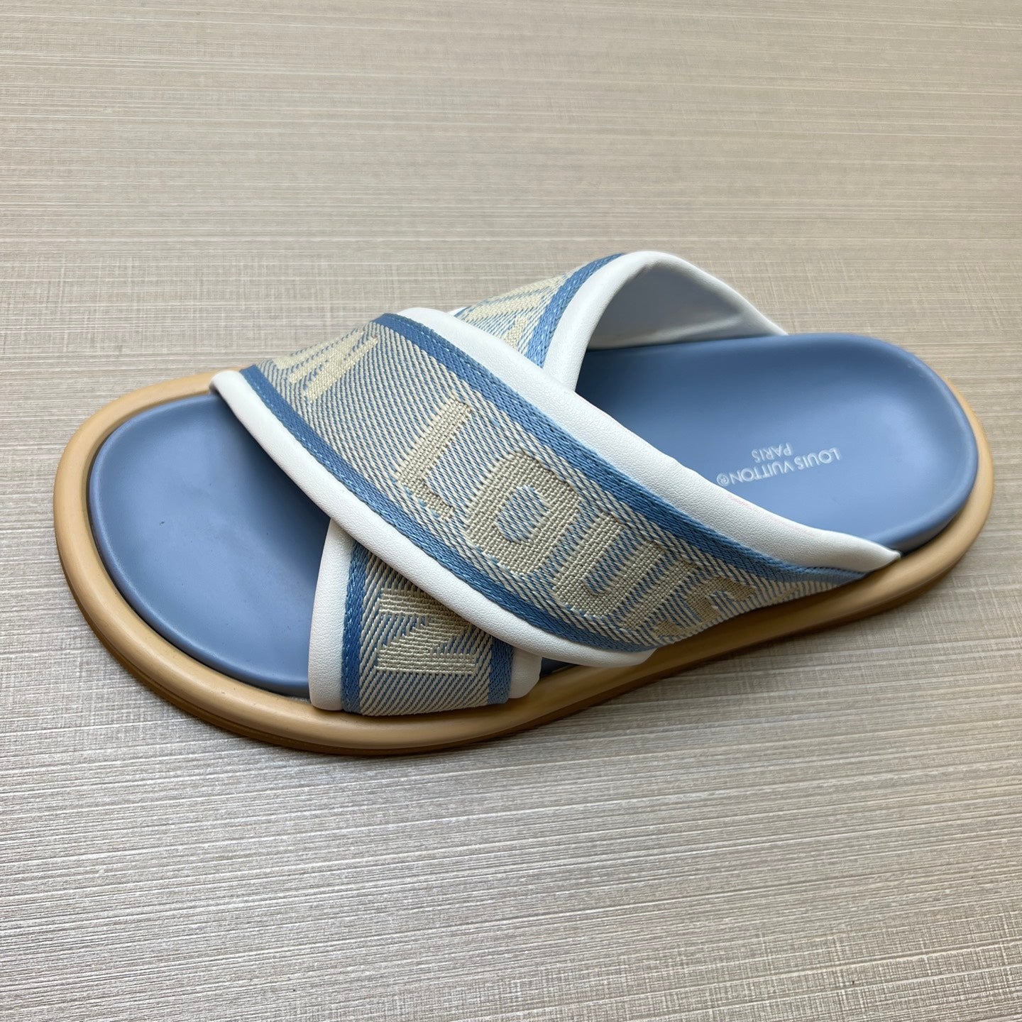 535ZE270ZDE Stylish Slippers