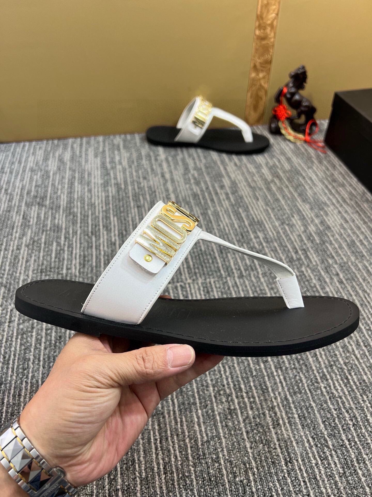 54A118ZDE Stylish slippers