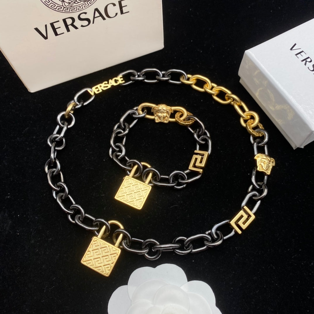 175RV97XDE Stylish Necklace
