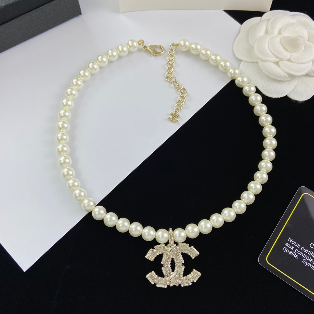 1YC102XDE Stylish Necklaces