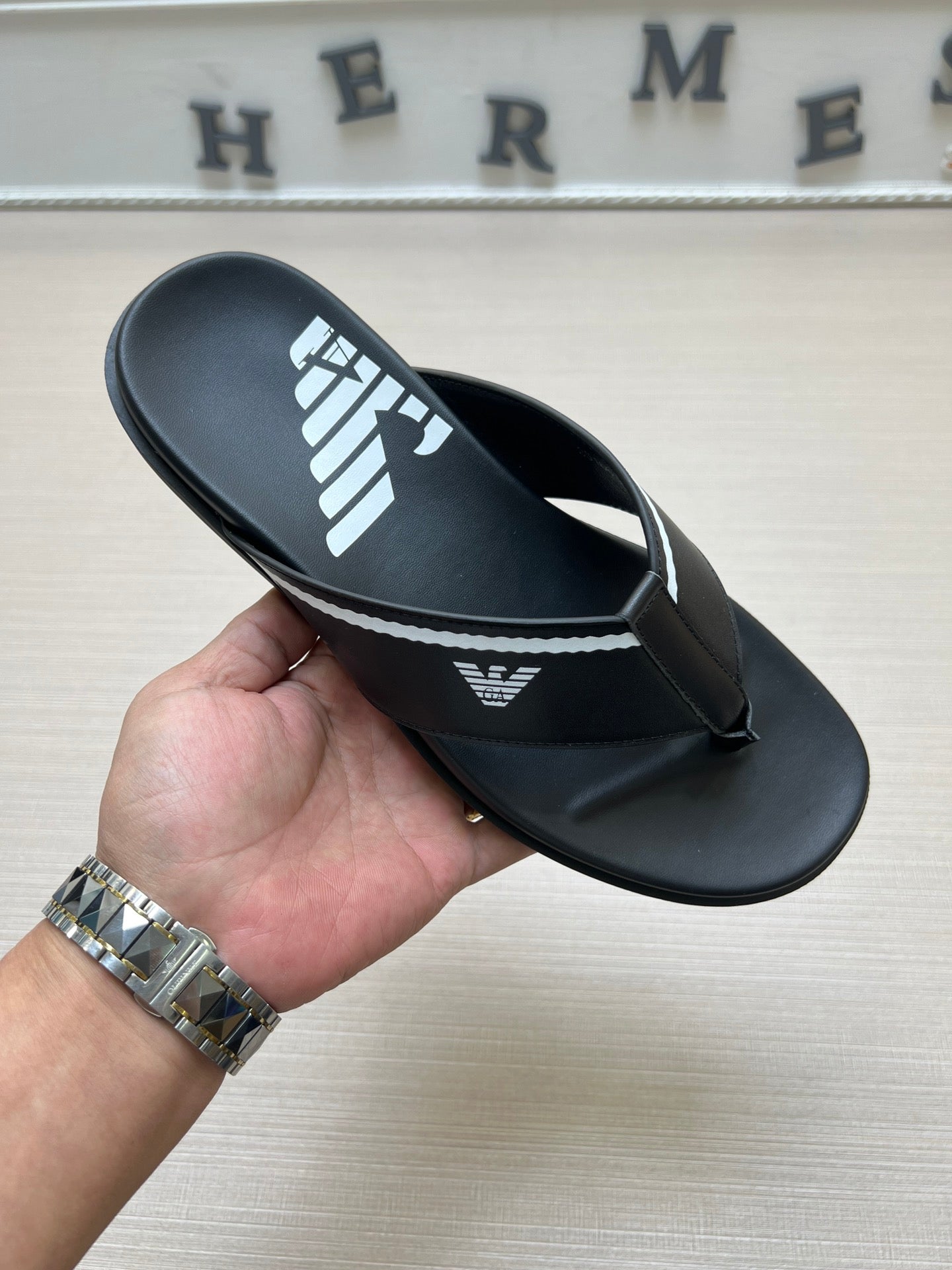 54A102ZDE Stylish slippers