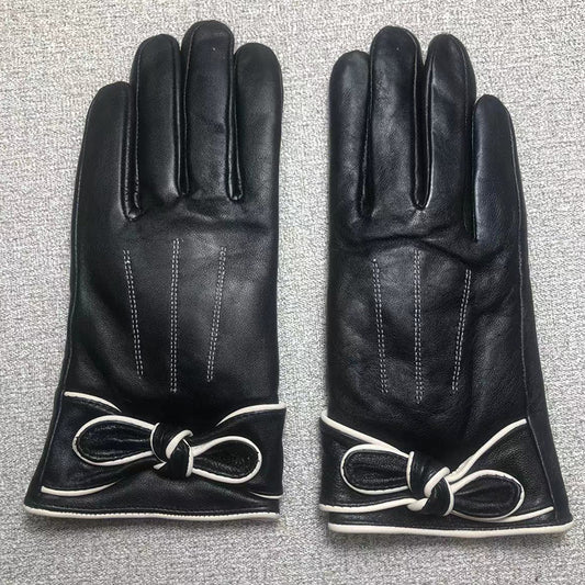 24C76SDE Stylish gloves