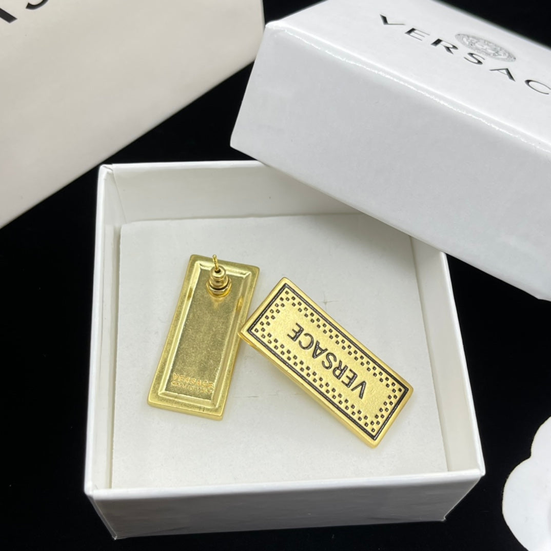 14V974EDE Stylish Earrings
