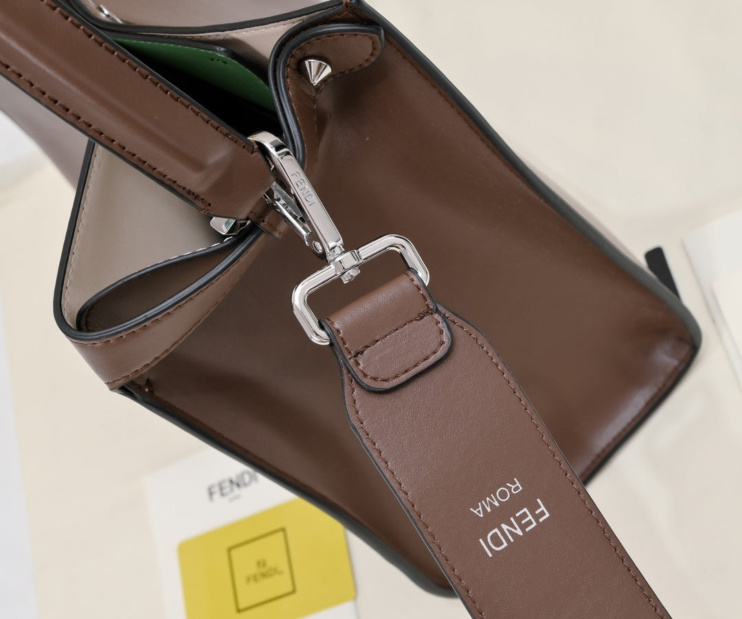 2XE41BDE Stylish leather bag 