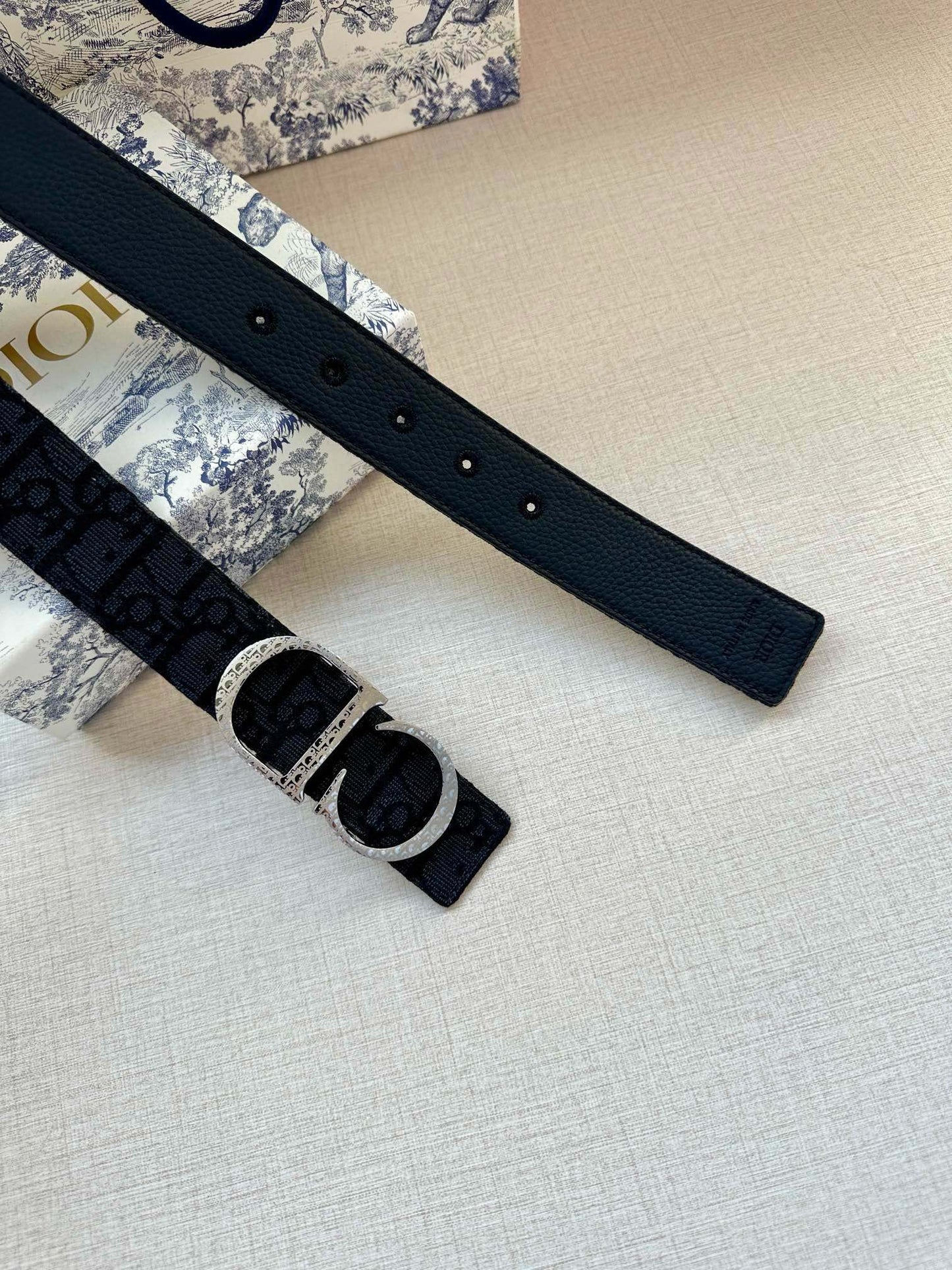 155RD206PDE Stylish  High quality belt With full package