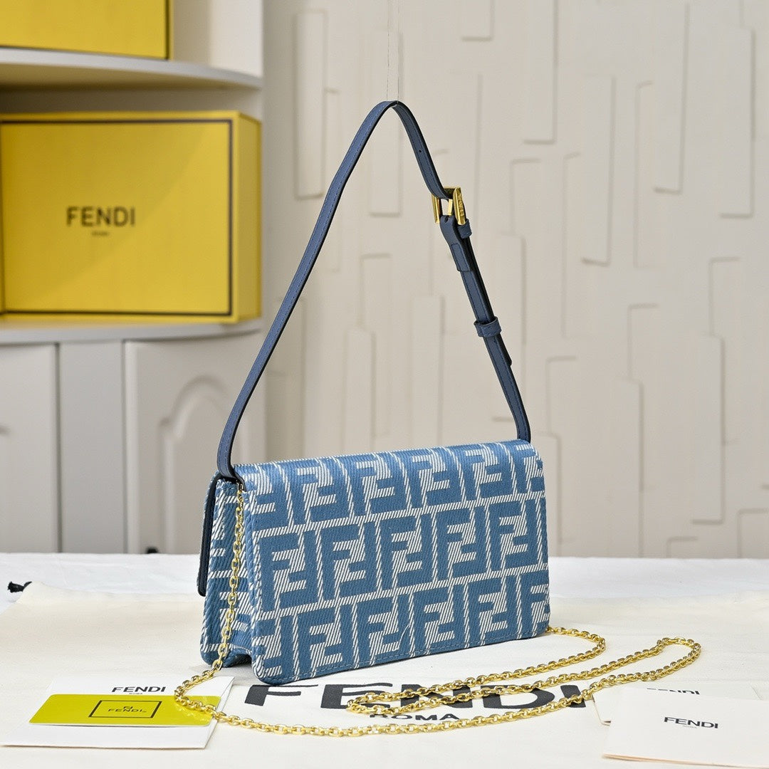 15RF10BDE Stylish Pobag
