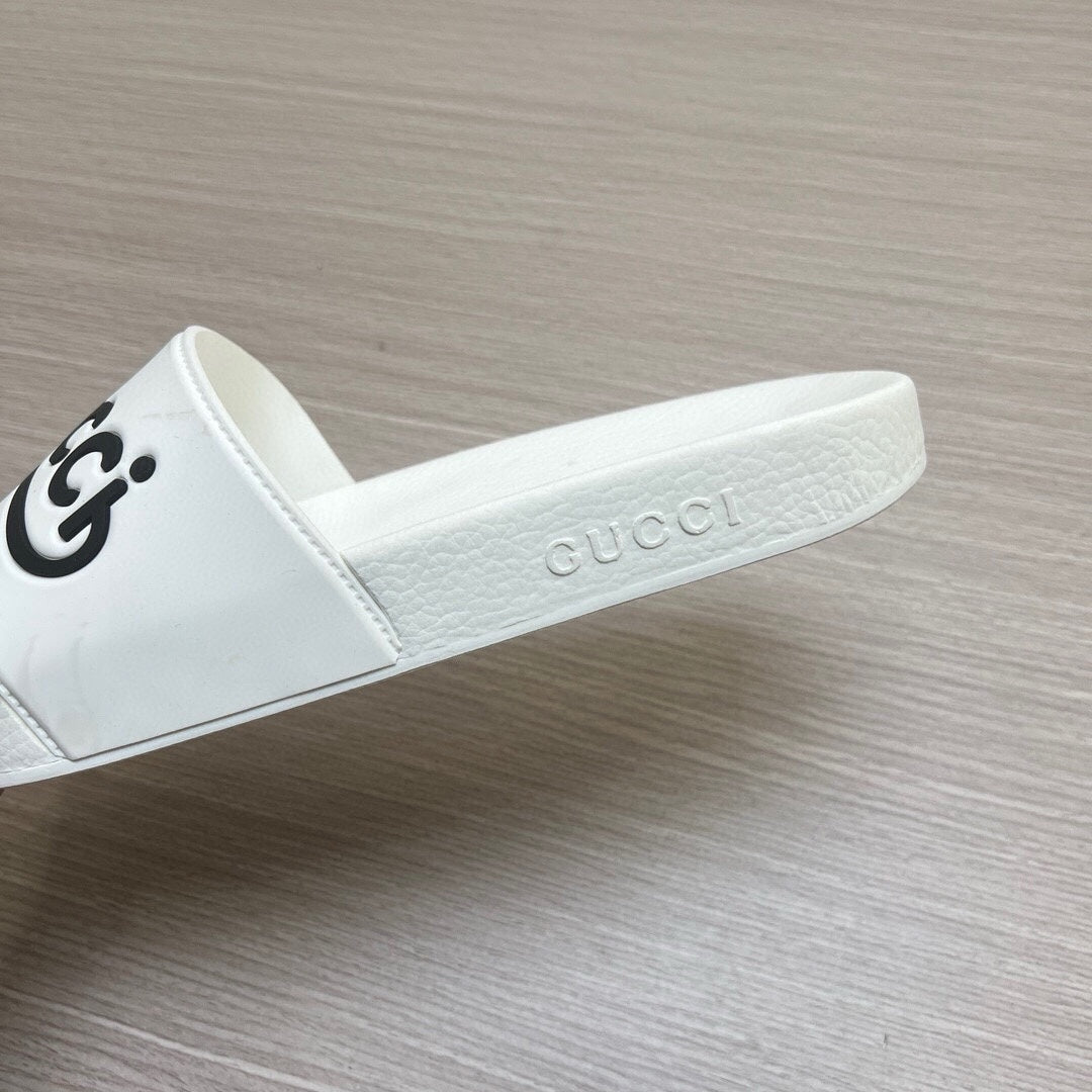 5LB220ZDE Stylish Slippers