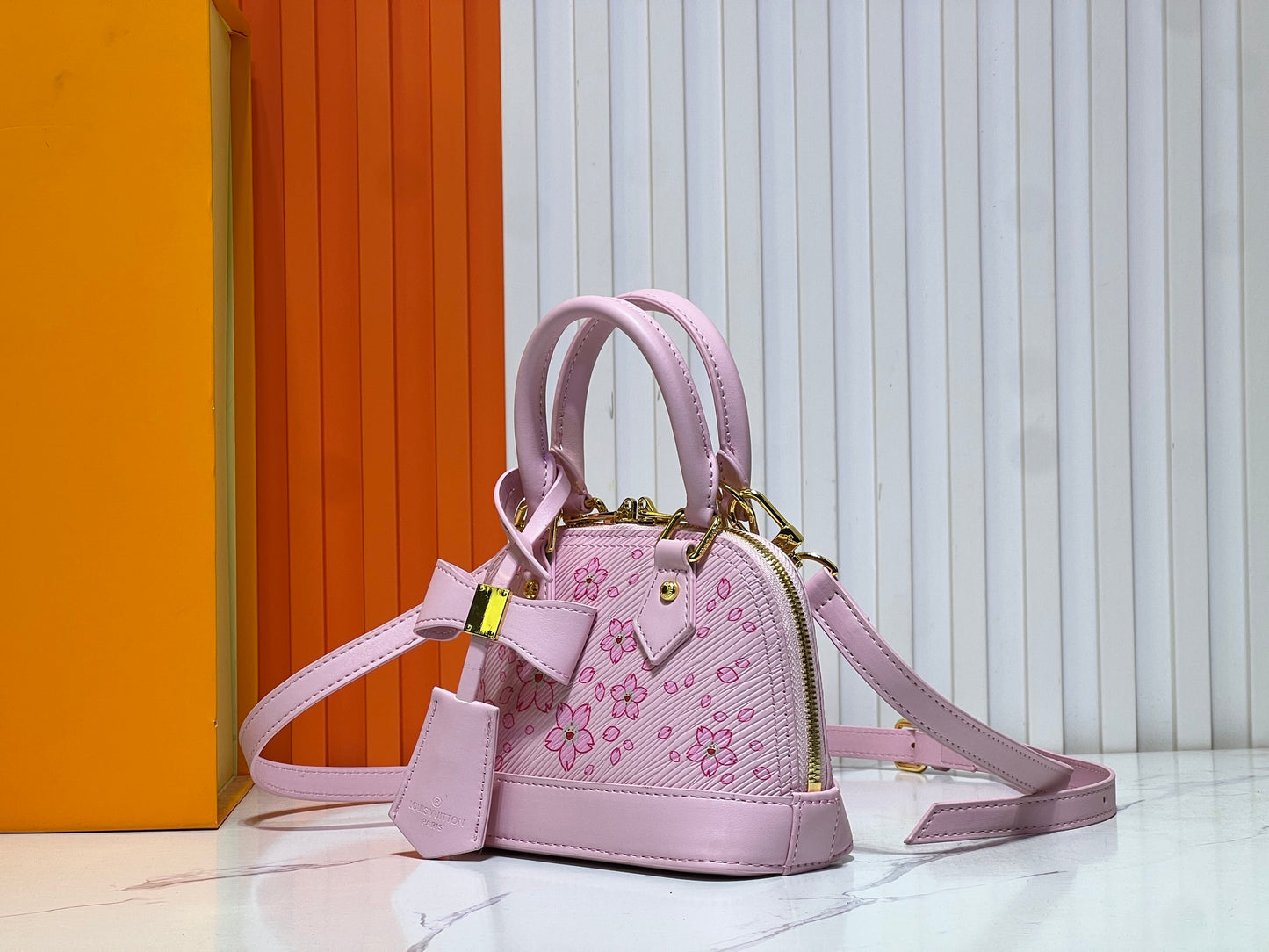 155NE1BDE Stylish leather bag