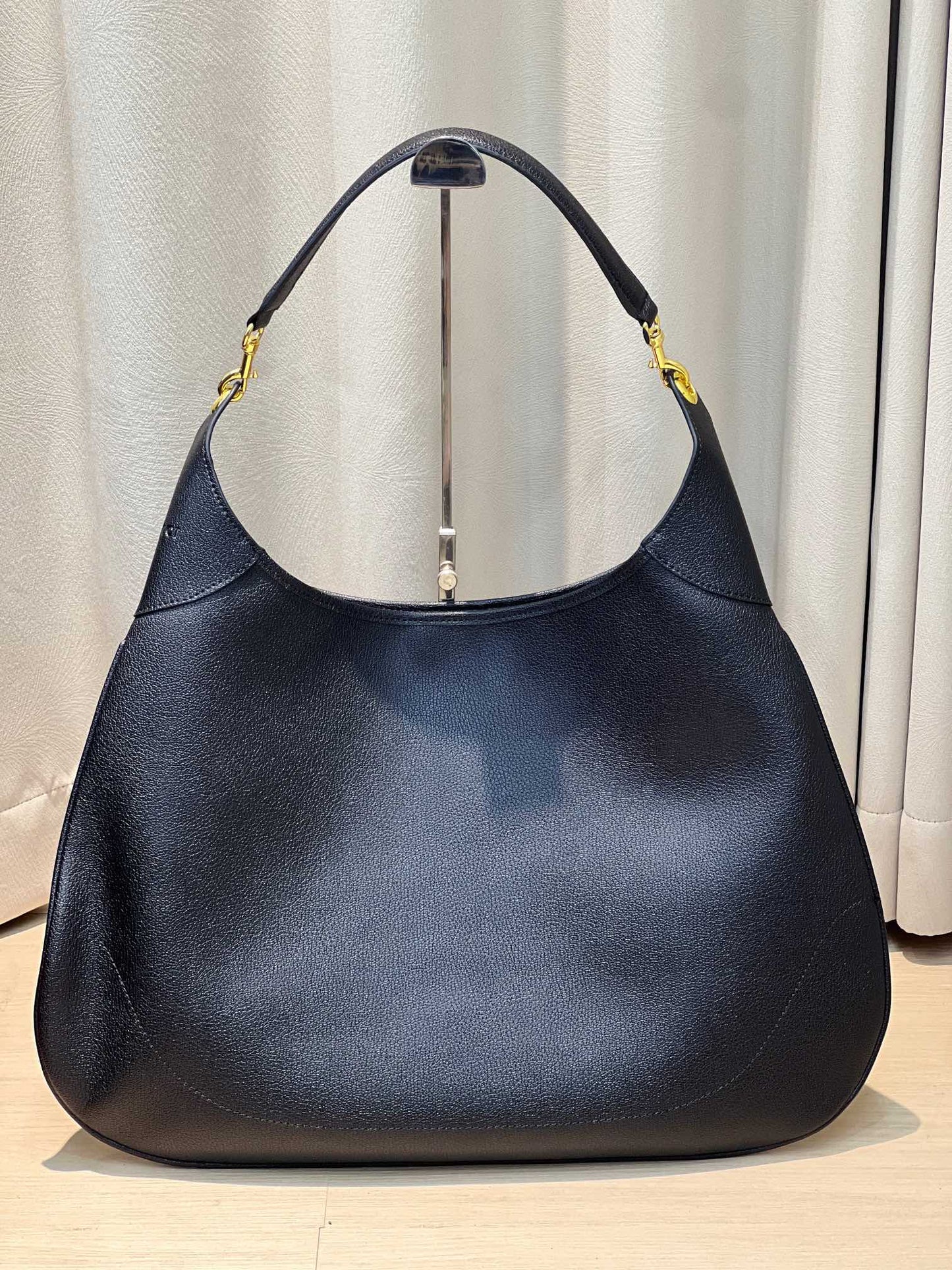 1XB67BDE Stylish leather bag