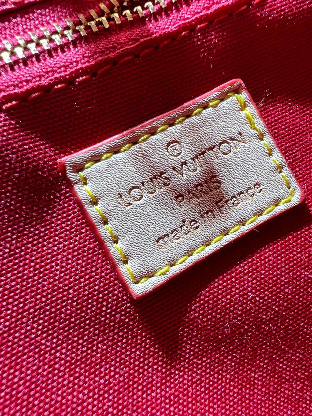 2WE42BDE Stylish leather bag