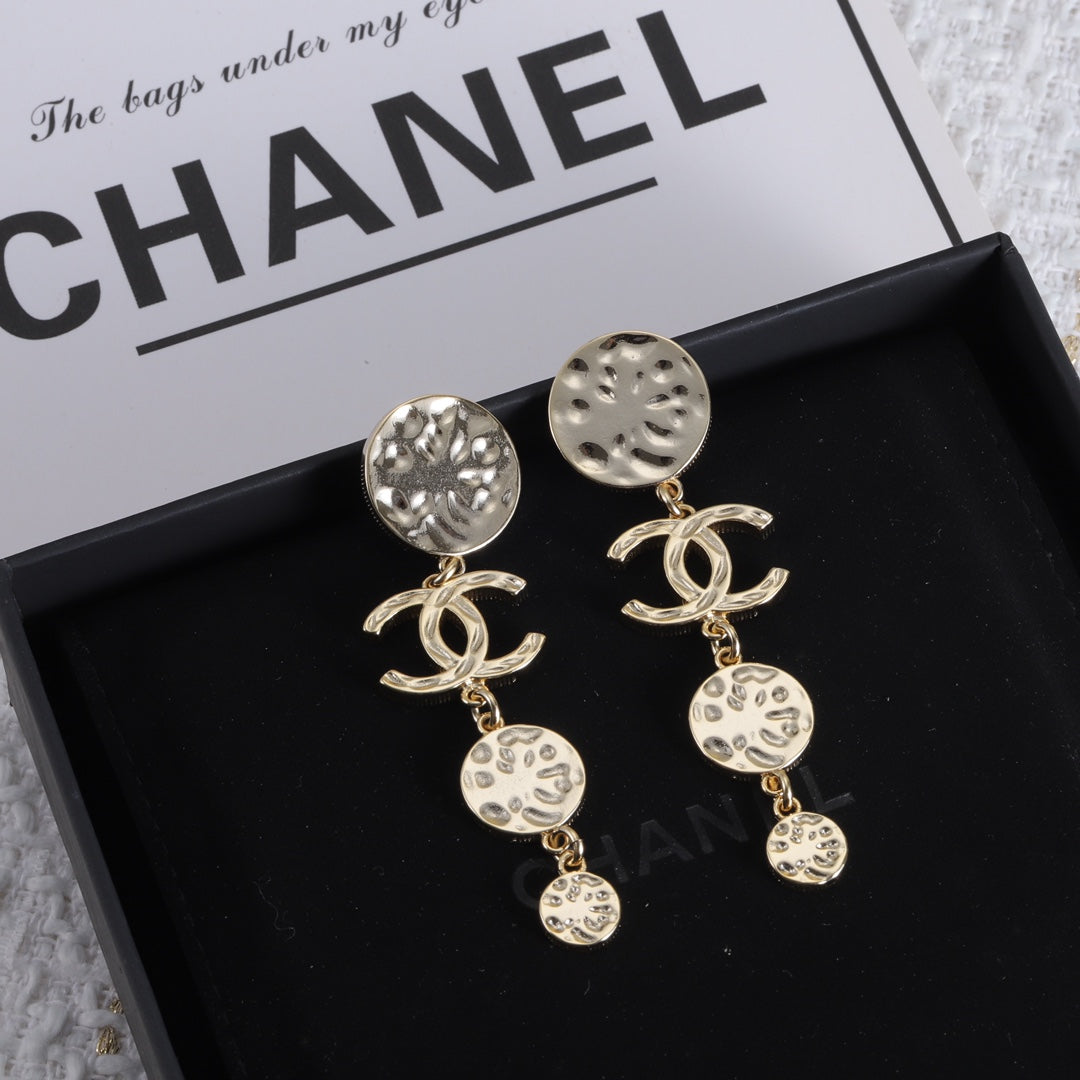15QC6EDE Stylish Earrings