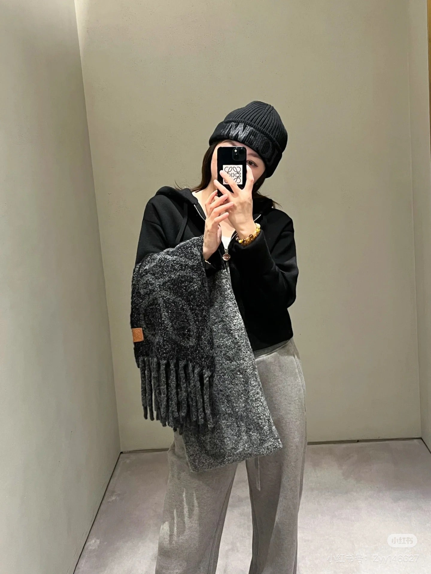 185ZA31WDE Stylish Winter Scarves