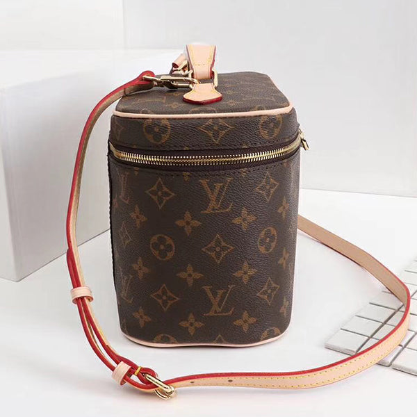 1E104BDE Stylish leather bag 