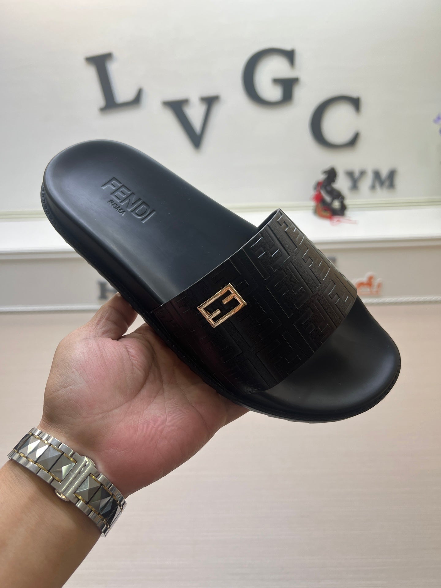 54F121ZDE Stylish slippers