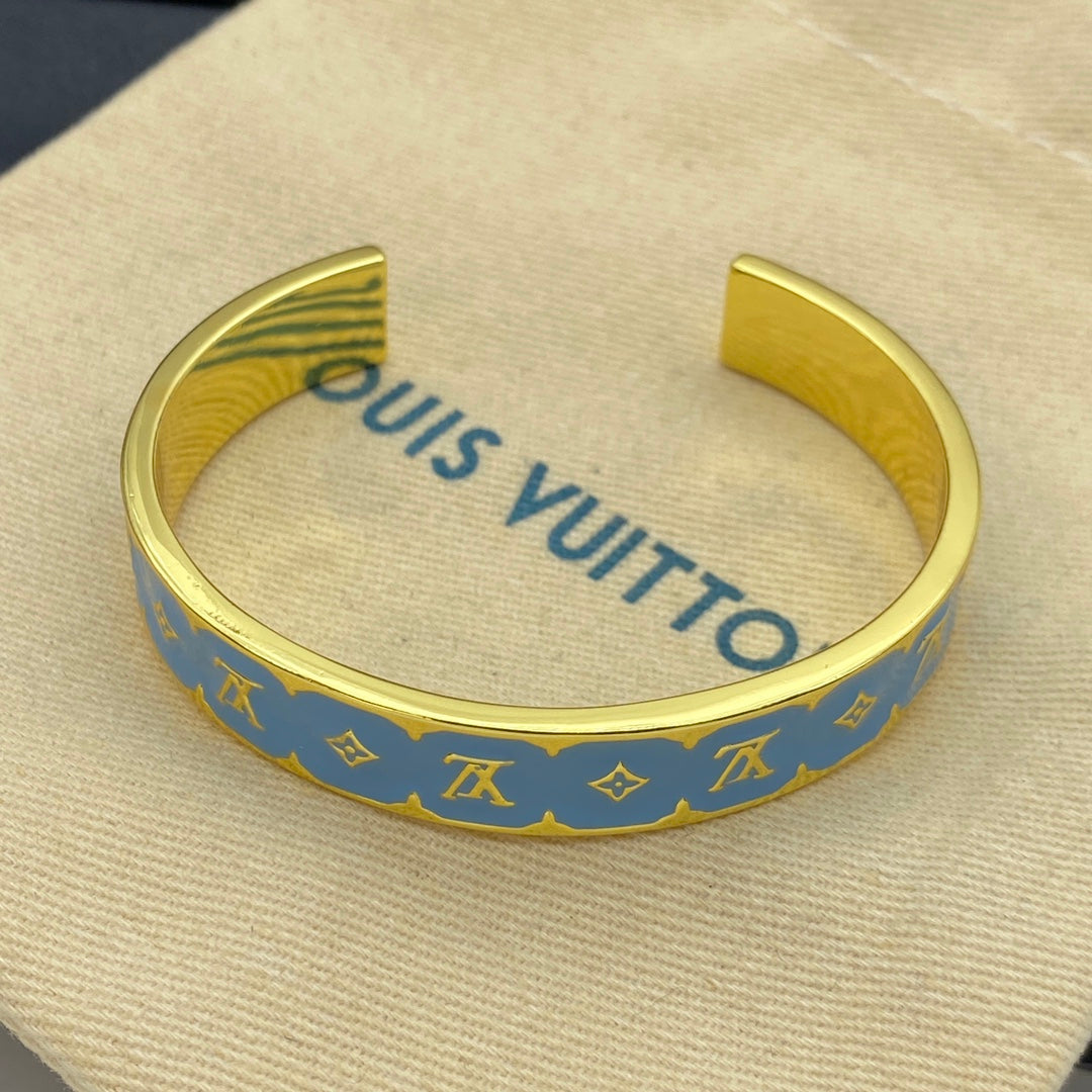 14E826KDE Stylish Bracelets