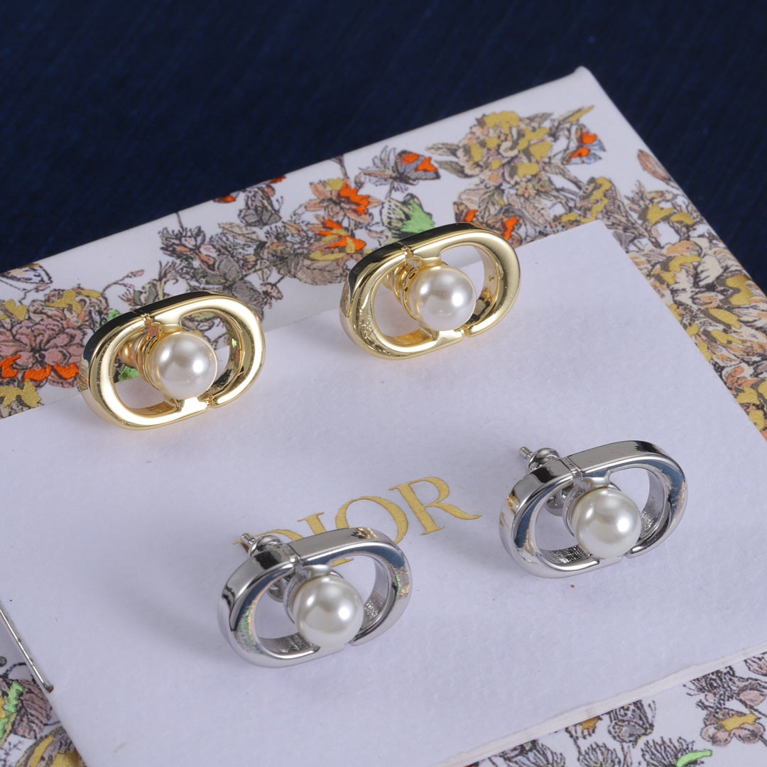 14D256EDE Stylish Earrings