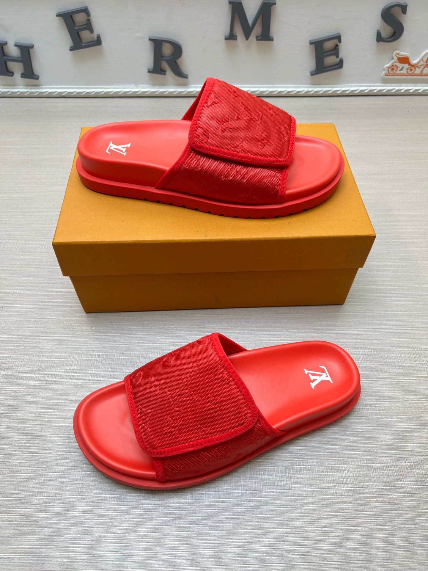 54E14ZDE Stylish slippers