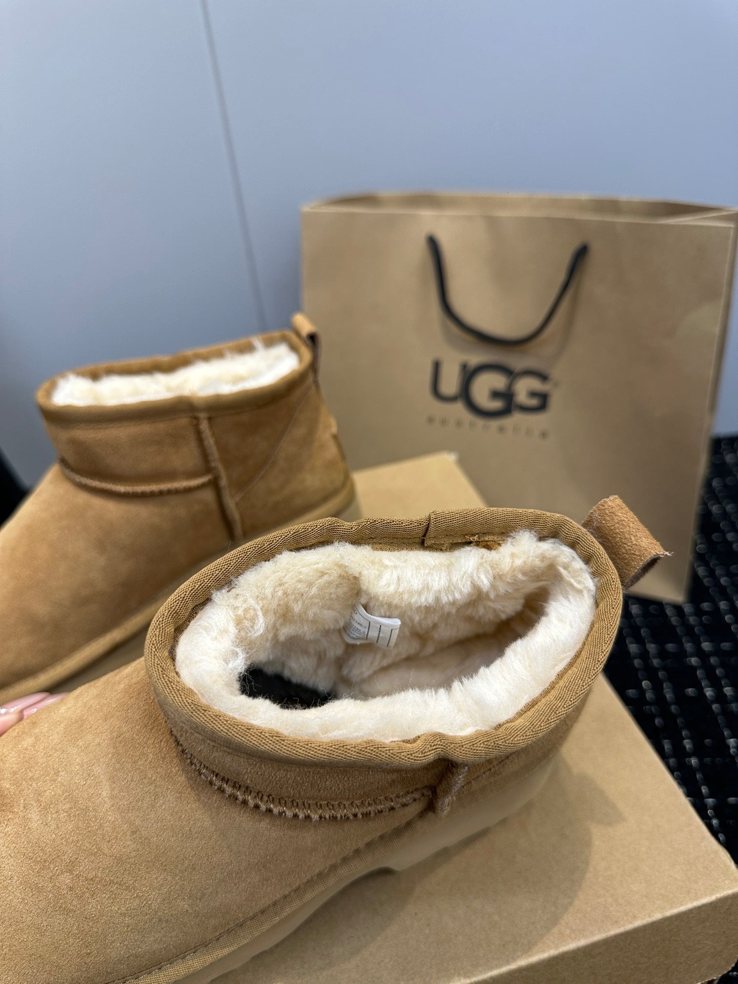 1LU6ZDE Stylish snow boots