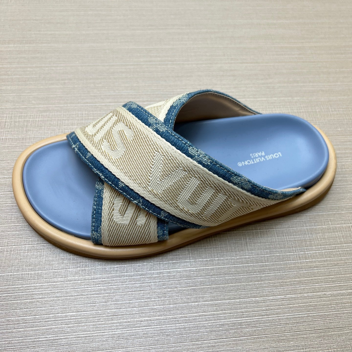 535ZE272ZDE Stylish Slippers