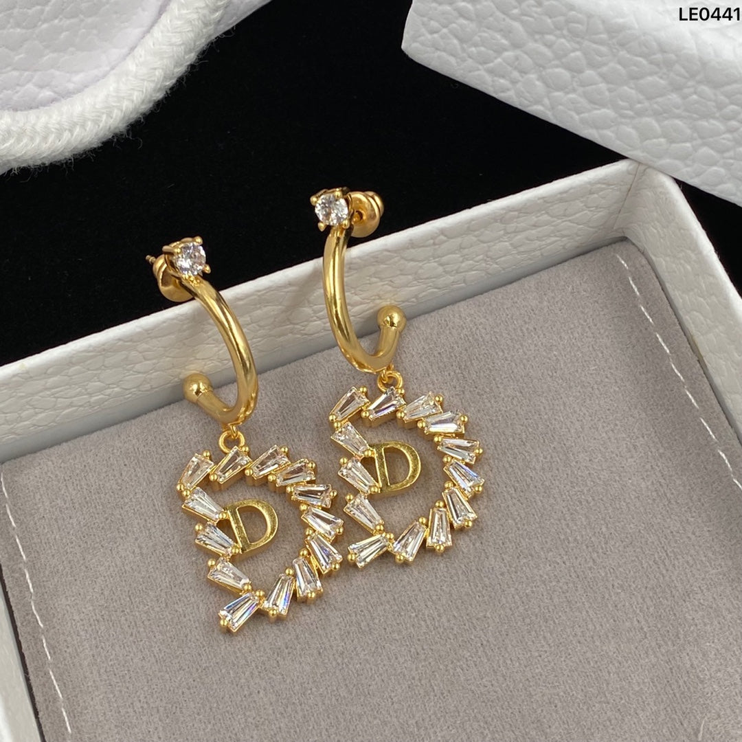 1YD229EDE Stylish Earrings