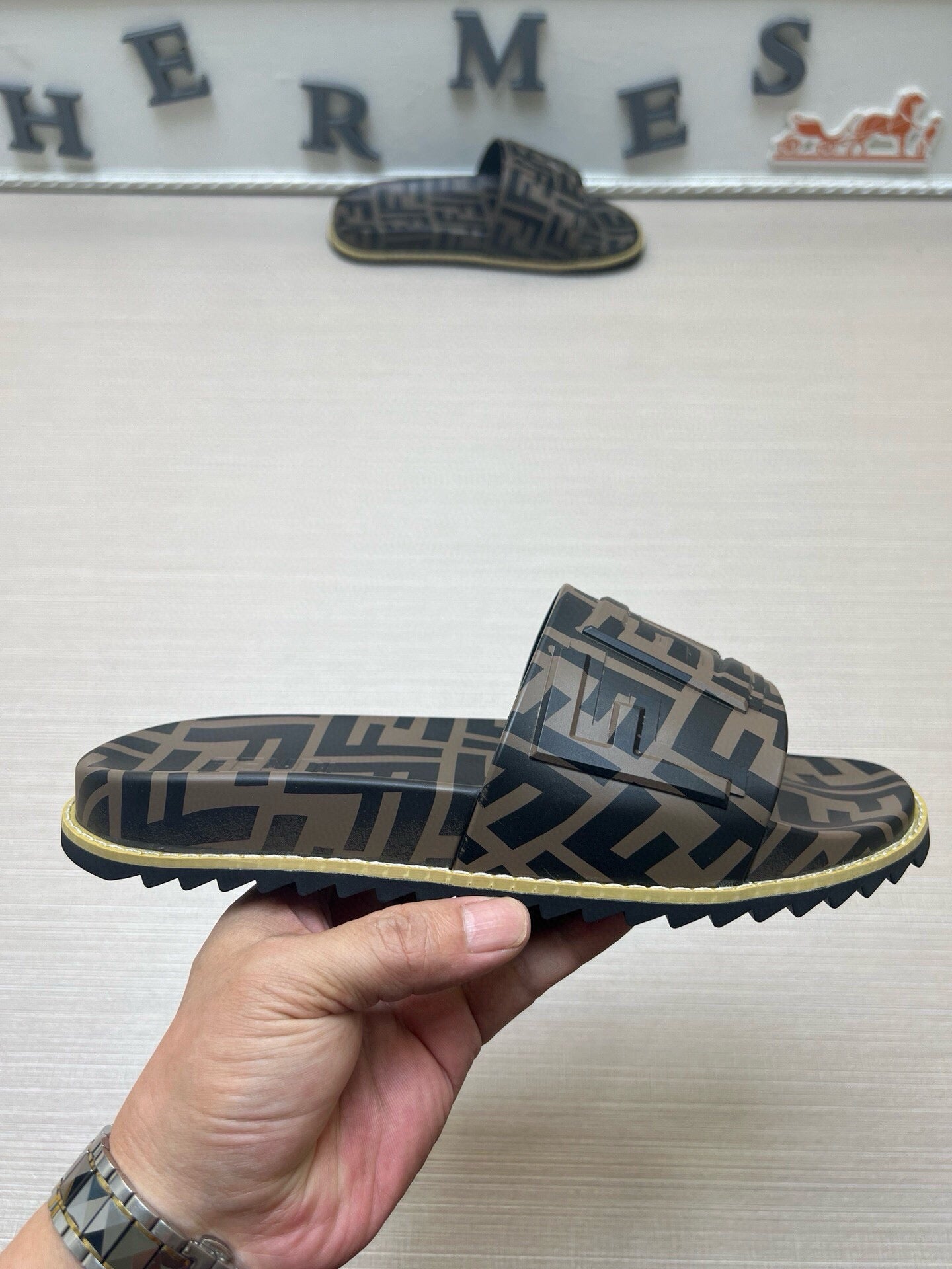535ZF282ZDE Stylish Slippers
