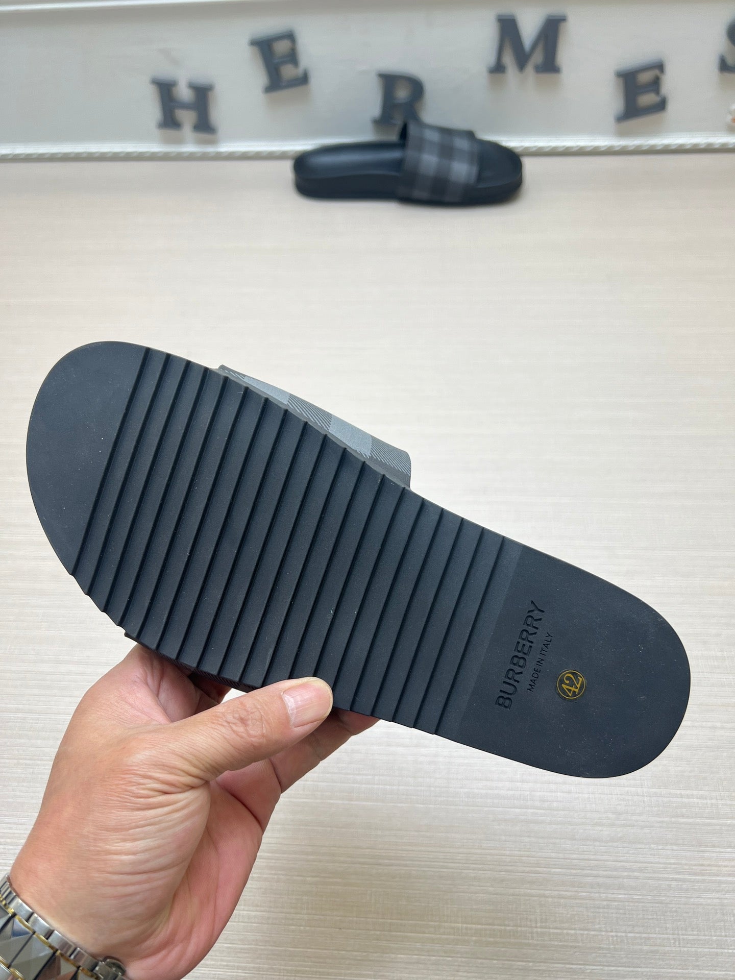 54R119ZDE Stylish slippers