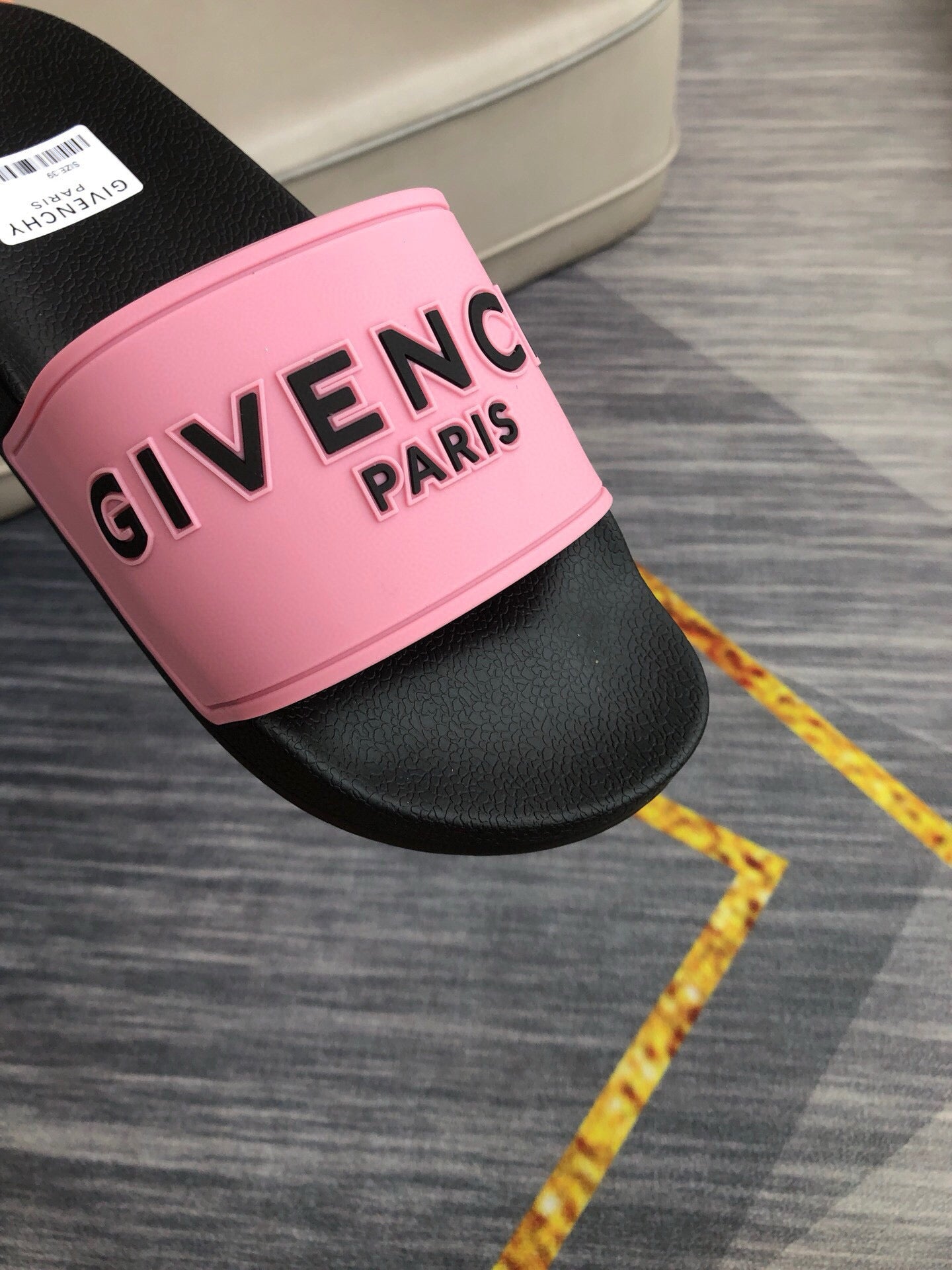 535ZGV265ZDE Stylish Slippers